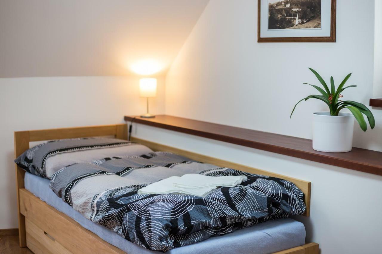 Attic Rooms Tábor Exteriör bild