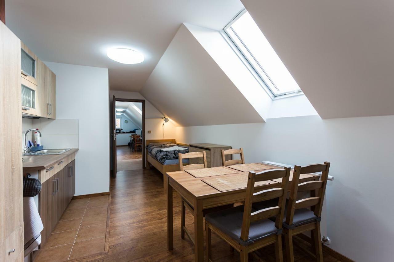 Attic Rooms Tábor Exteriör bild