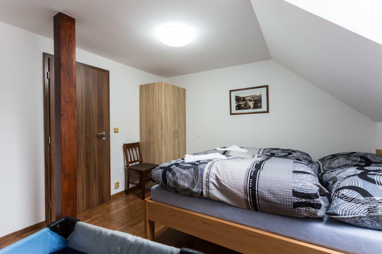 Attic Rooms Tábor Exteriör bild